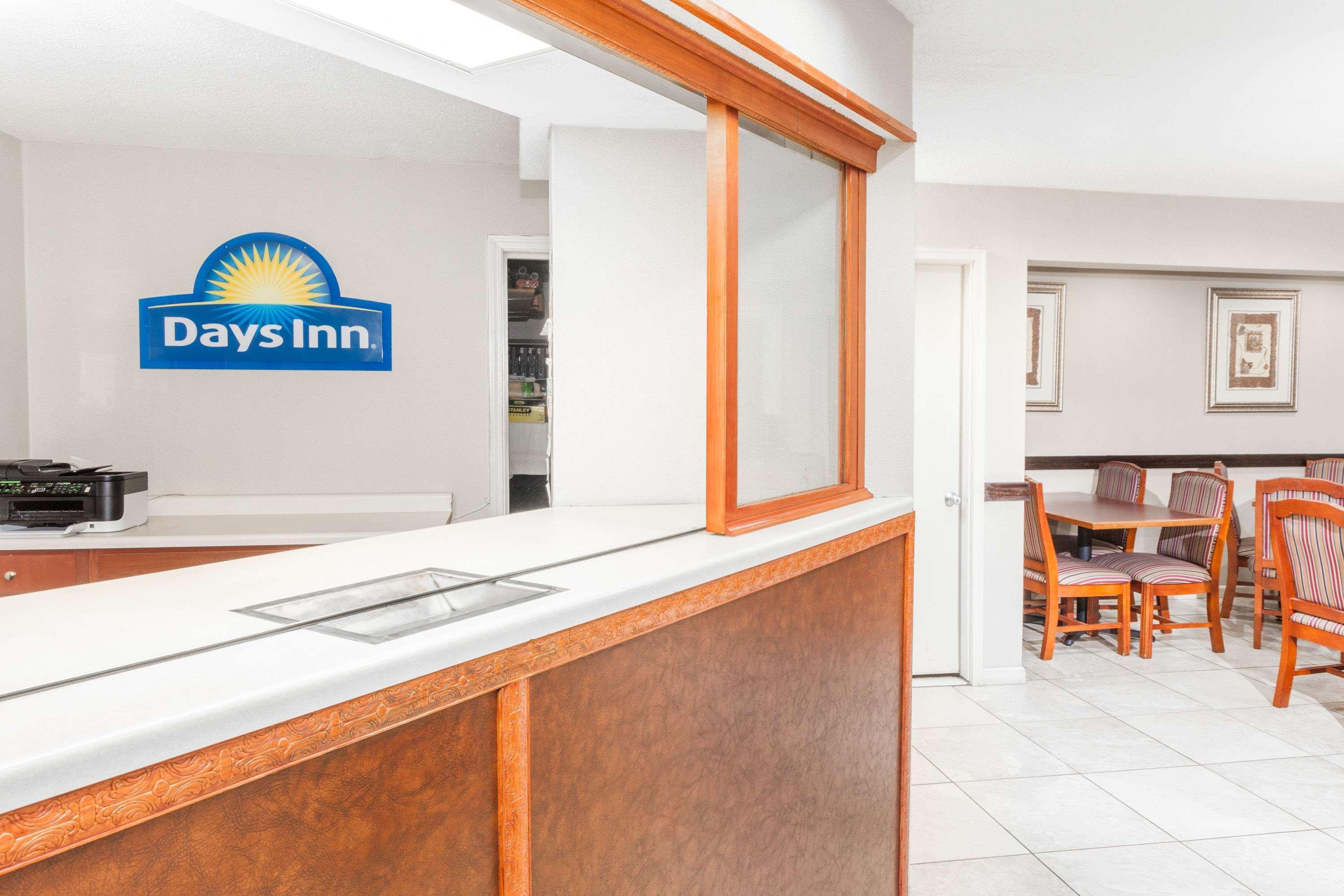 Days Inn By Wyndham Fort Wayne Eksteriør billede