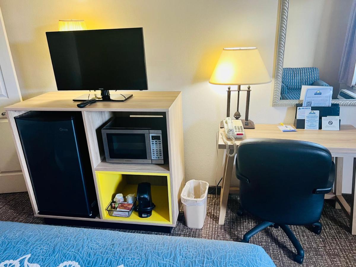 Days Inn By Wyndham Fort Wayne Eksteriør billede
